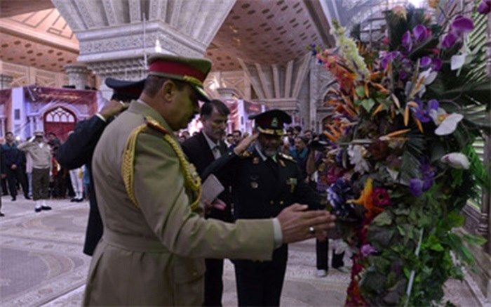 ادای احترام فرمانده مرزبانی عراق به آرمان های امام راحل