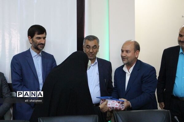 مراسم تکریم و معارفه معاون پژوهش و برنامه ریزی اداره کل آموزش و پرورش سیستان و بلوچستان