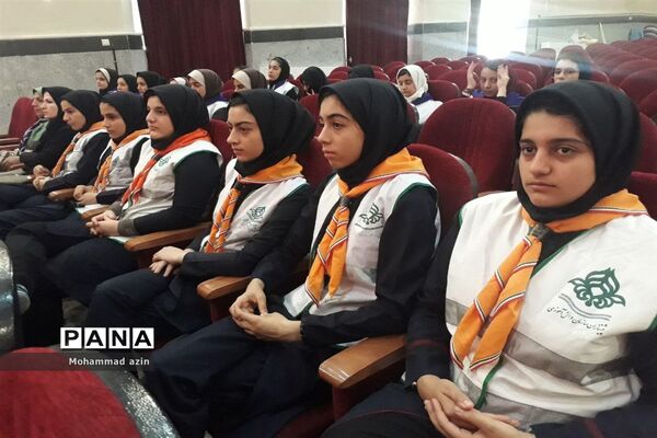 آیین افتتاحیه پیش اردوی پیشتازان دختر استان کرمانشاه