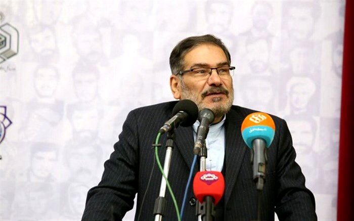 شمخانی: جنگ اقتصادی امروز  با میدان‌داری آمریکا در حال انجام است