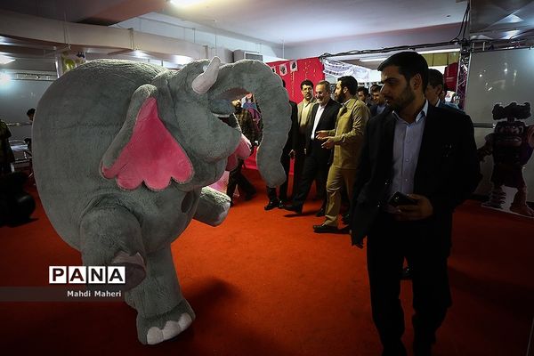 افتتاح ششمین نمایشگاه ایران نوشت