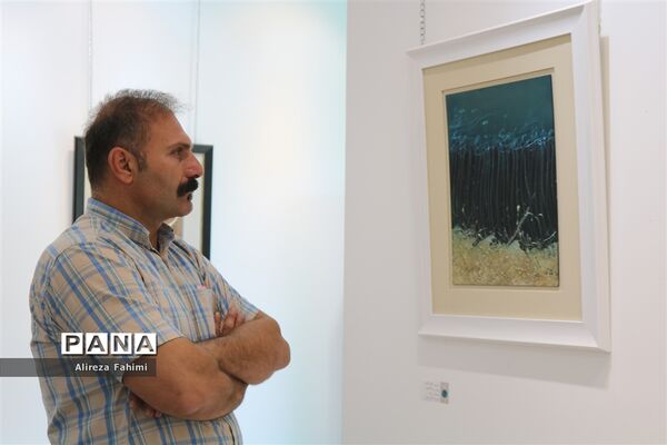نمایشگاه نقاشی‌خط
