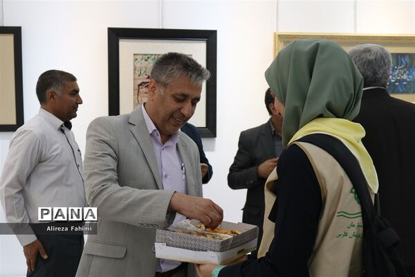 نمایشگاه نقاشی‌خط