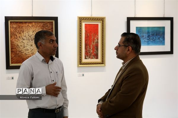 نمایشگاه نقاشی‌خط