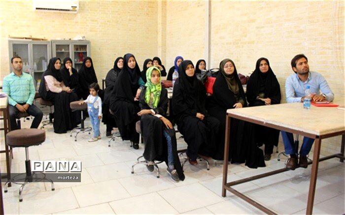 آغاز دوره آموزشی  بازی های فکری در استان یزد