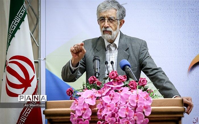 واکنش حدادعادل به ادعاهای رضاپهلوی: درباره جدایی بحرین از ایران توضیح دهید