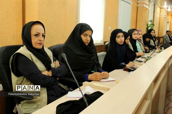 آیین تجلیل از دانش‌آموزان خبرنگار پانا در محمودآباد