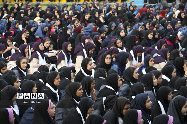 آیین استقبال دانش‌آموزان دختر شرکت‌کننده در سی و ششمین جشنواره فرهنگی، هنری سراسر کشور