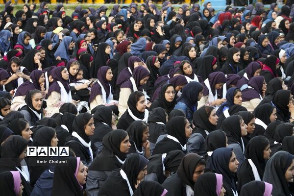 آیین استقبال دانش‌آموزان دختر شرکت‌کننده در سی و ششمین جشنواره فرهنگی، هنری سراسر کشور