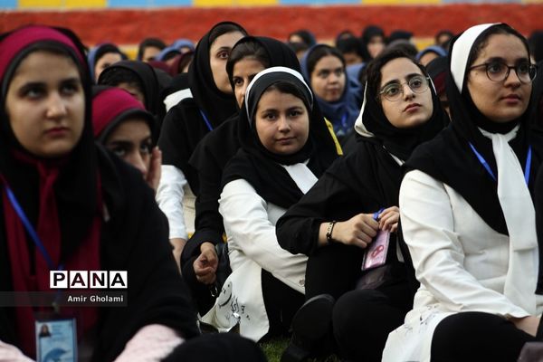 آیین استقبال دانش‌آموزان دختر شرکت‌کننده در سی و ششمین جشنواره فرهنگی، هنری سراسر کشور
