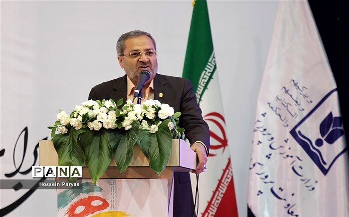 کاظمی: یکی از برنامه‌های مهم در آموزش و پرورش ایجاد روحیه امید و نشاط است