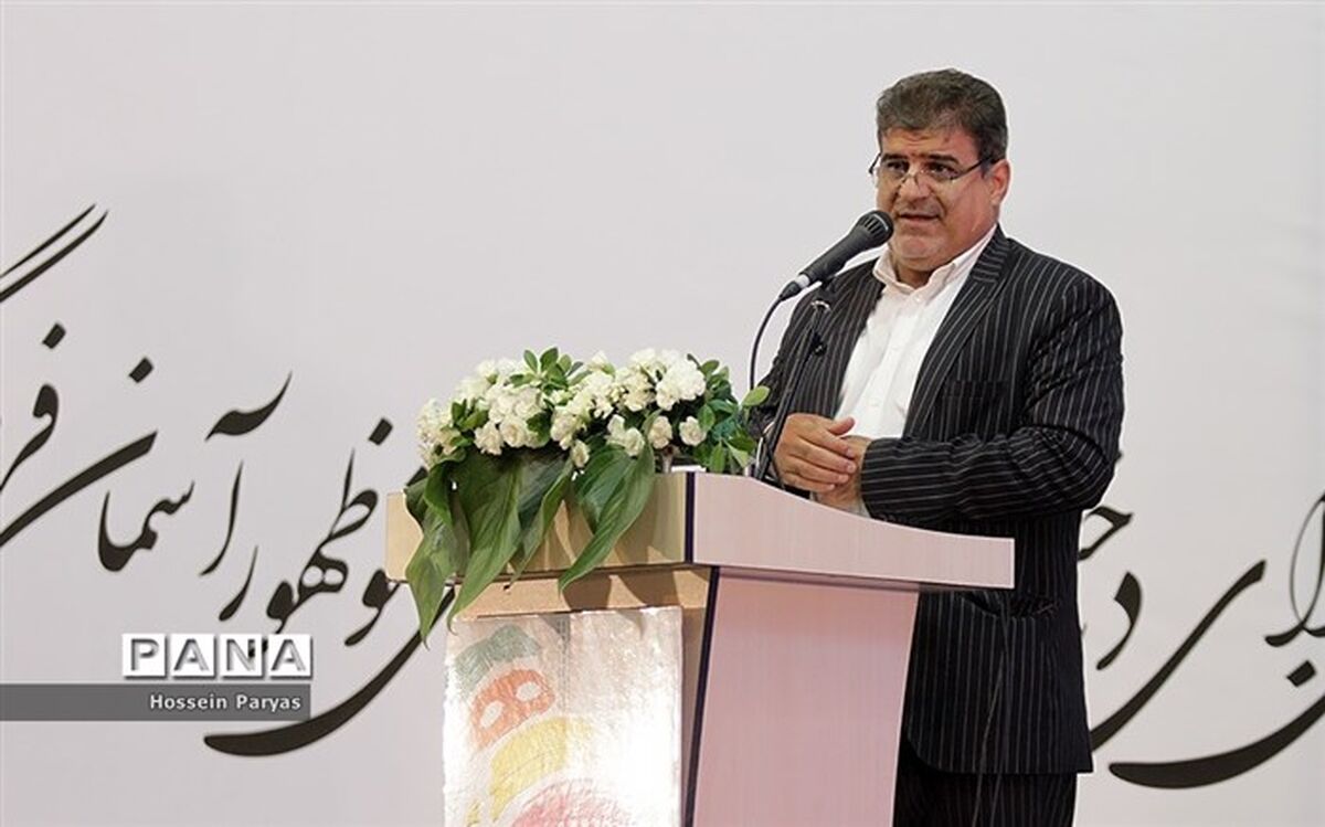 رسالت اصلی معلم، پرورش روح و ارتقای فرهنگ در بین نسل‌هاست