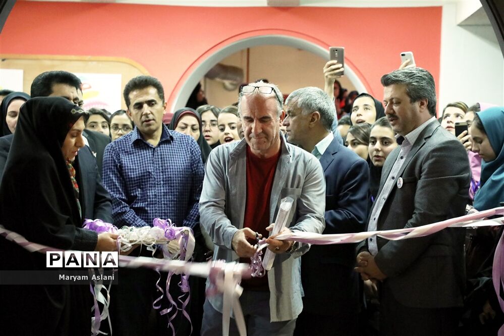 آیین گشایش نمایشگاه هنرهای دستی تجسمی دانش آموزان دختر سراسر کشور
