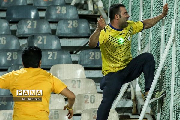 دیدار تیم‎های  پرسپولیس تهران و نفت مسجد سلیمان