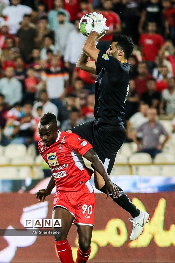 دیدار تیم‎های  پرسپولیس تهران و نفت مسجد سلیمان