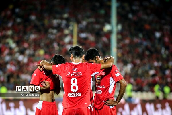 دیدار تیم‎های  پرسپولیس تهران و نفت مسجد سلیمان