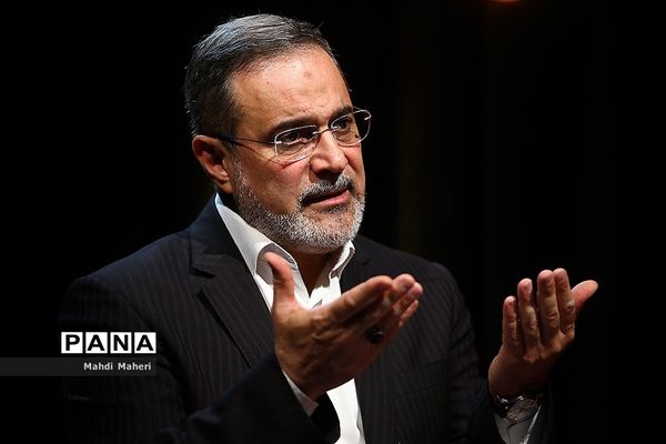 بازدید وزیر آموزش و پرورش از باشگاه خبرنگاران جوان