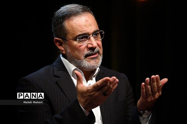 بازدید وزیر آموزش و پرورش از باشگاه خبرنگاران جوان
