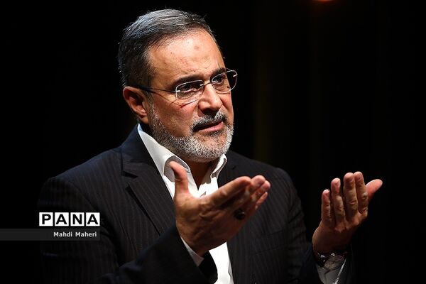 بازدید وزیر آموزش و پرورش از باشگاه خبرنگاران جوان