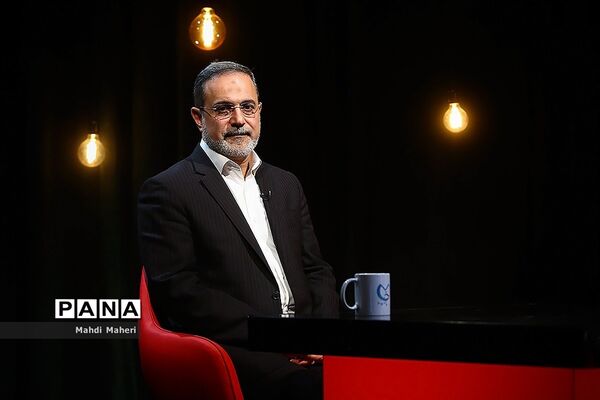 بازدید وزیر آموزش و پرورش از باشگاه خبرنگاران جوان