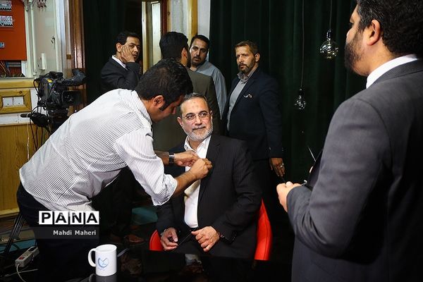 بازدید وزیر آموزش و پرورش از باشگاه خبرنگاران جوان