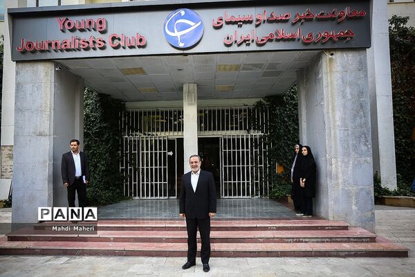 بازدید وزیر آموزش و پرورش از باشگاه خبرنگاران جوان