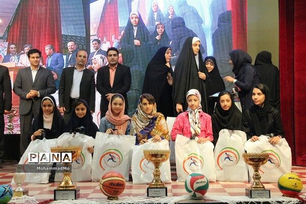 مراسم تجلیل از قهرمانان و مدال آوران آموزش و پرورش ناحیه 1 ری