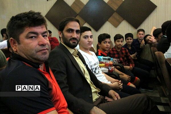 مراسم تجلیل از قهرمانان و مدال آوران آموزش و پرورش ناحیه 1 ری