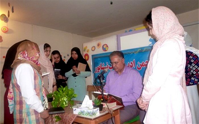 برگزاری دومین جلسه انجمن ادبی مهتاب در نیشابور