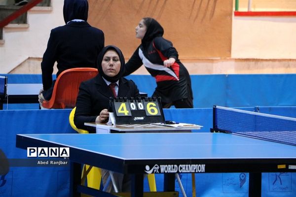 رقابت دانش‌آموزان در رشته تنیس‌روی‌میز در مسابقات دانش‌آموزی مقطع ابتدایی