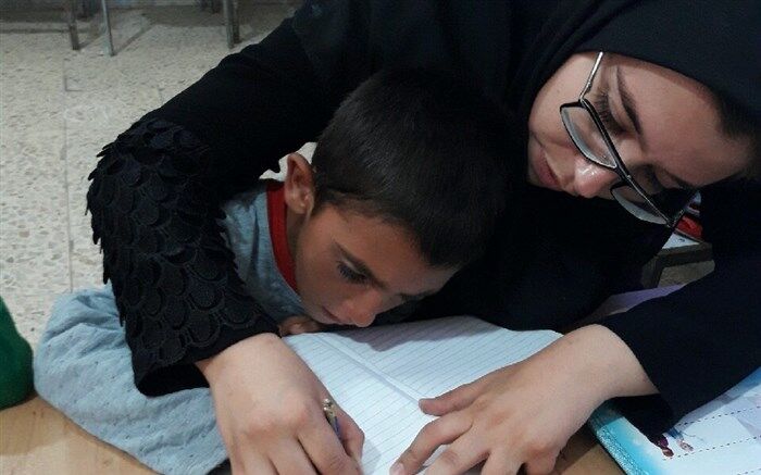 لذت‌بخش‌ترین لحظه‌ زندگی‌ام زمانی است که بچه‌ها روی تخته می‌نویسند: «خانم دوستت داریم»