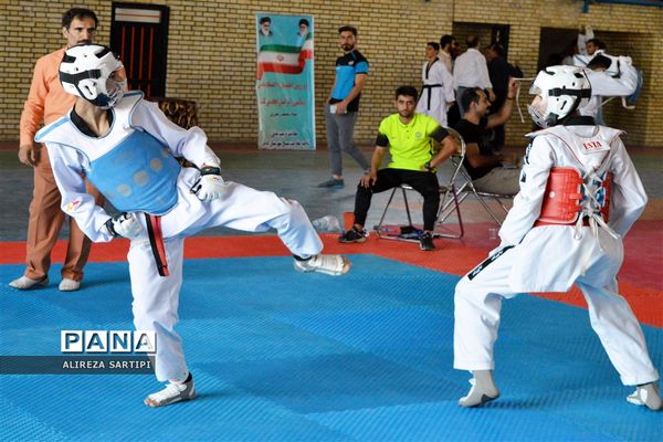 برگزاری مسابقات لیگ برتر تکواندو  خردسالان در شهر قدس