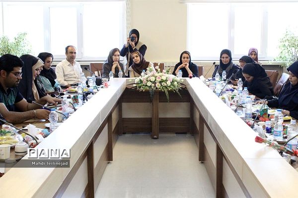 نشست خبری مدیرکل آموزش و پرورش البرز همراه با تقدیر از اصحاب رسانه استان