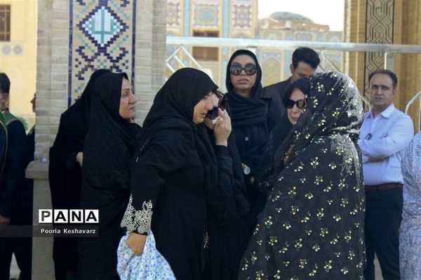 وداع مردم شیراز با سید ضیاء‌الدین دری