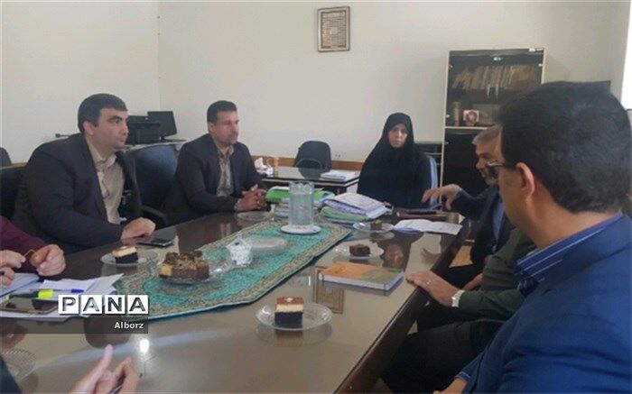 بازدید ارزیابان منتخب اداره کل آموزش و پرورش البرز از روند اجرایی پروژه مهر97 ناحیه دو کرج