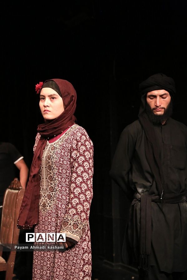 اجرای تئاتر «خروس»