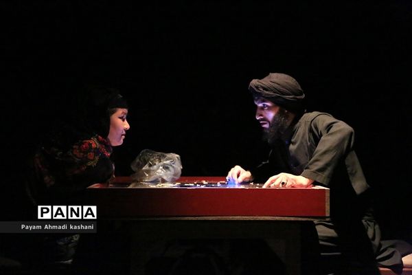 اجرای تئاتر «خروس»