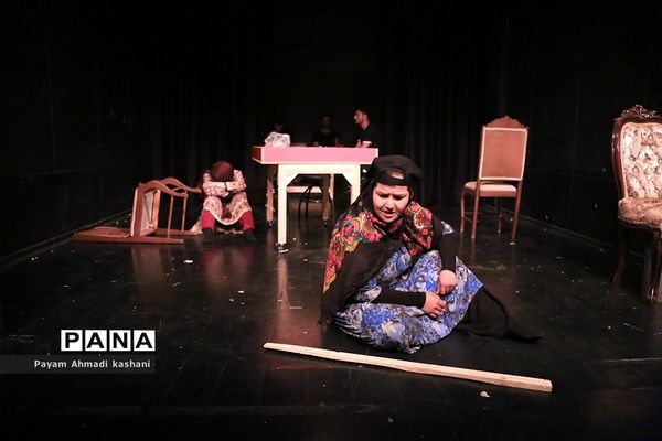 اجرای تئاتر «خروس»