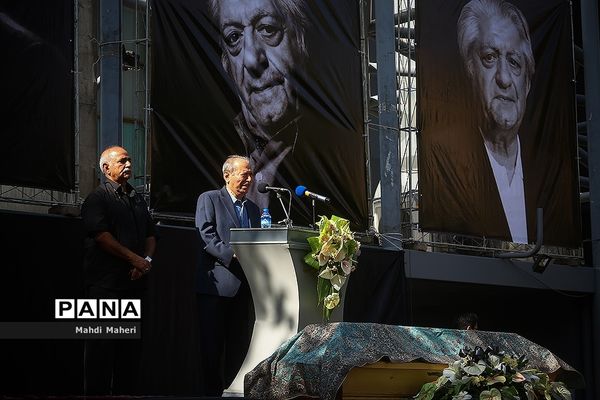 مراسم تشییع پیکر عزت‌الله انتظامی