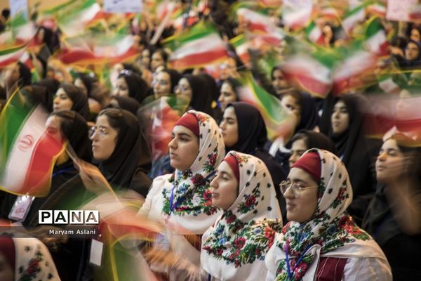 جنگ شبانه دانش‌آموزان دختر شرکت‌کننده در سی و ششمین جشنواره فرهنگی، هنری سراسر کشور