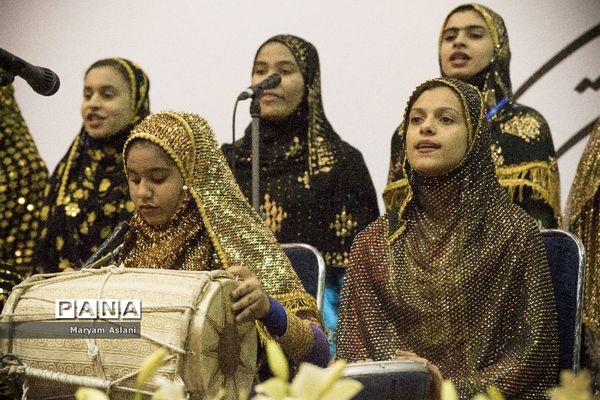 جنگ شبانه دانش‌آموزان دختر شرکت‌کننده در سی و ششمین جشنواره فرهنگی، هنری سراسر کشور
