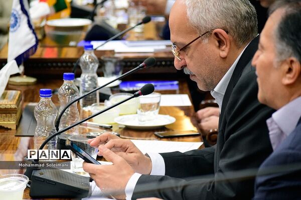 نشست هئیت نمایندگان اتاق بازرگانی ایران