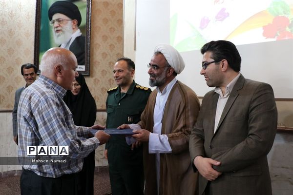 آیین تجلیل از 300نفر از ایثارگران ،جانبازان و آزادگان سرافراز فرهنگی