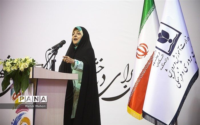 معصومه ابتکار: هنر  بنایی برای آینده و زندگی شخصی دانش‌آموزان است