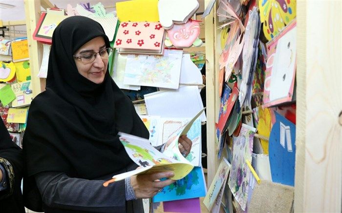 معاون آموزش ابتدایی: نباید وقت دانش‌آموزان صرف حفظ محفوظاتی شود که در آینده به دردشان نمی‌خورد