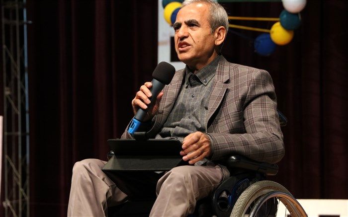 رئیس شورای اسلامی کلانشهر تبریز:  برای رسیدن به جایگاه های بالا نیاز به حقیر نشان دادن دیگران نیست