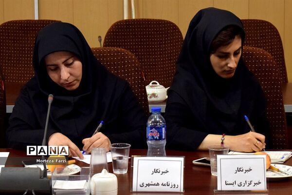 نشست خبری فرماندار شهرستان بستان آباد با اصحاب  رسانه