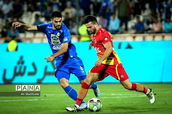 دیدار تیم‎های استقلال تهران و فولاد خوزستان