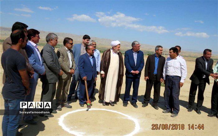 بانکها پرداخت تسهیلات برای سرمایه گذاران کشت های گلخانه ای را تسهیل کنند