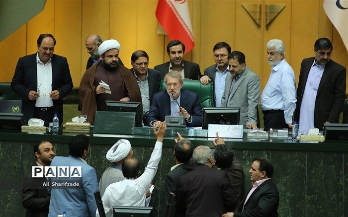 نمایندگان از پاسخ رئیس‌جمهوری به 4 سوال قانع نشدند